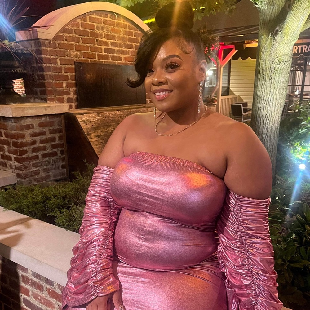 Meet your Posher, Janai